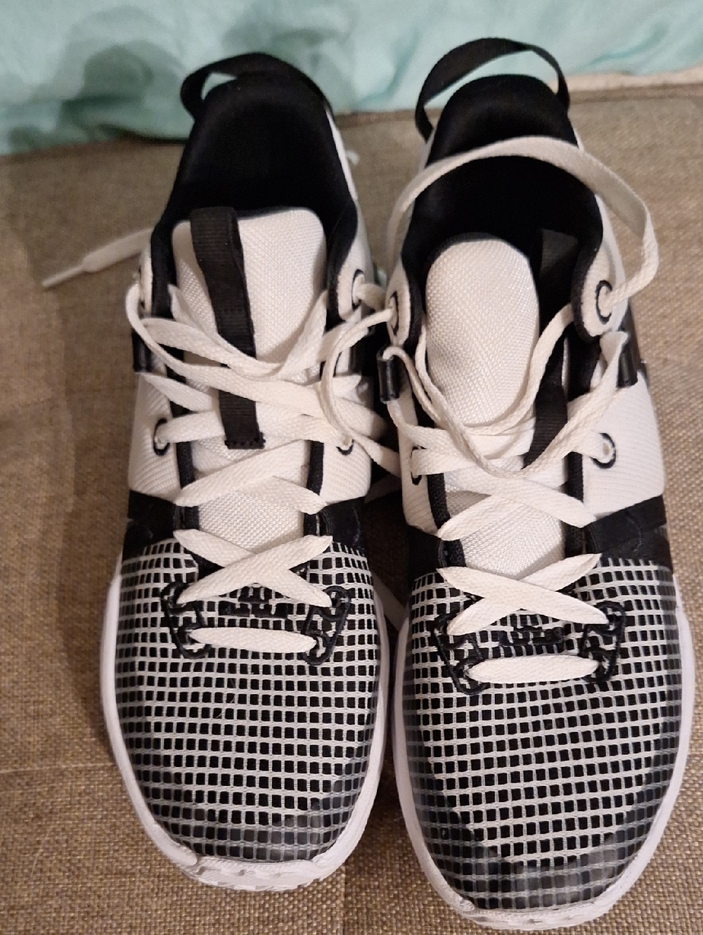 Nike White and Black Youth Sneakers